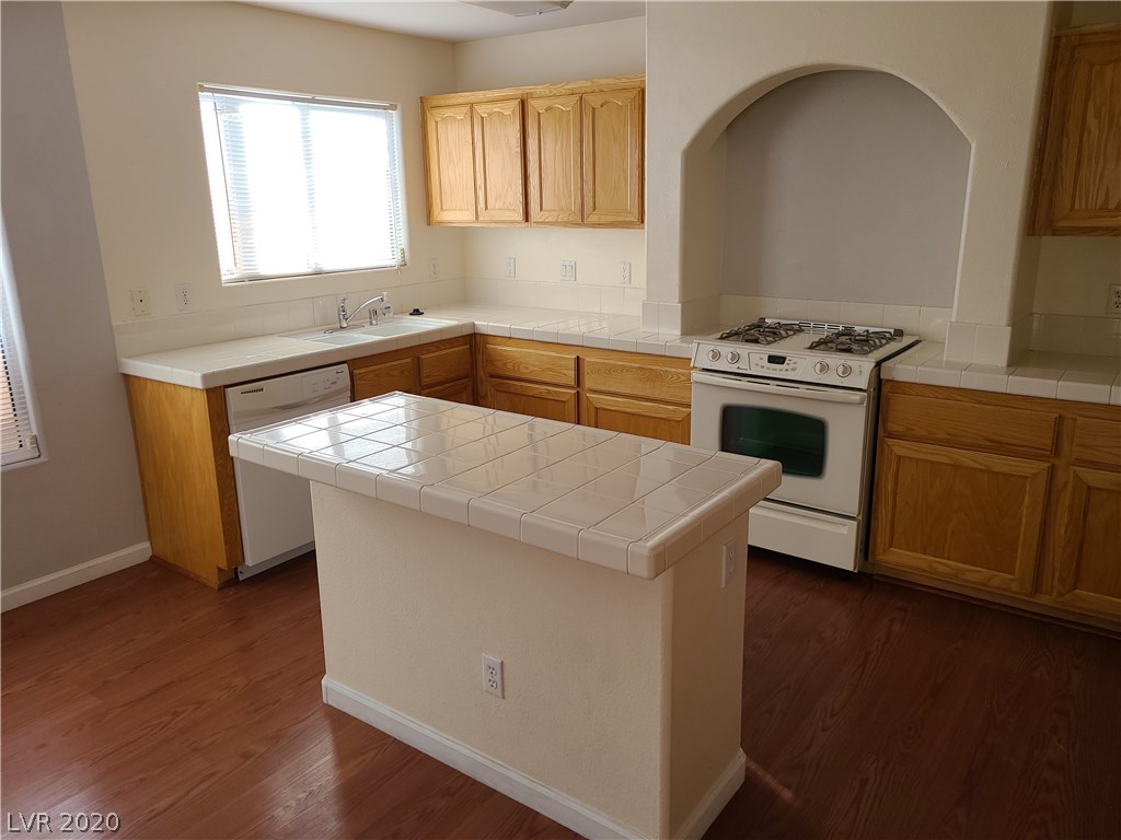 7305 Linaria Road Las Vegas, NV 89113 - Photo 7 of 22