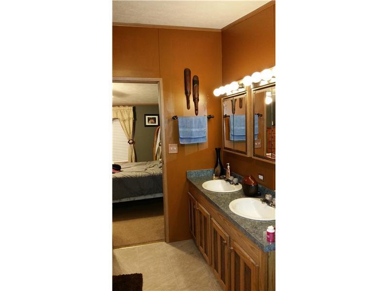 213 Rowe Road Skowhegan, ME 04976 - Photo 11 of 16 Master Bath/Spa.