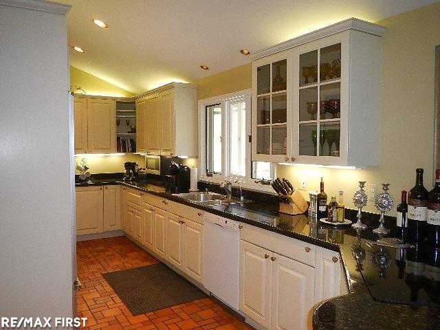 5935 North Livernois Road Rochester, MI 48306 - Photo 29 of 52 31385153-28.JPG