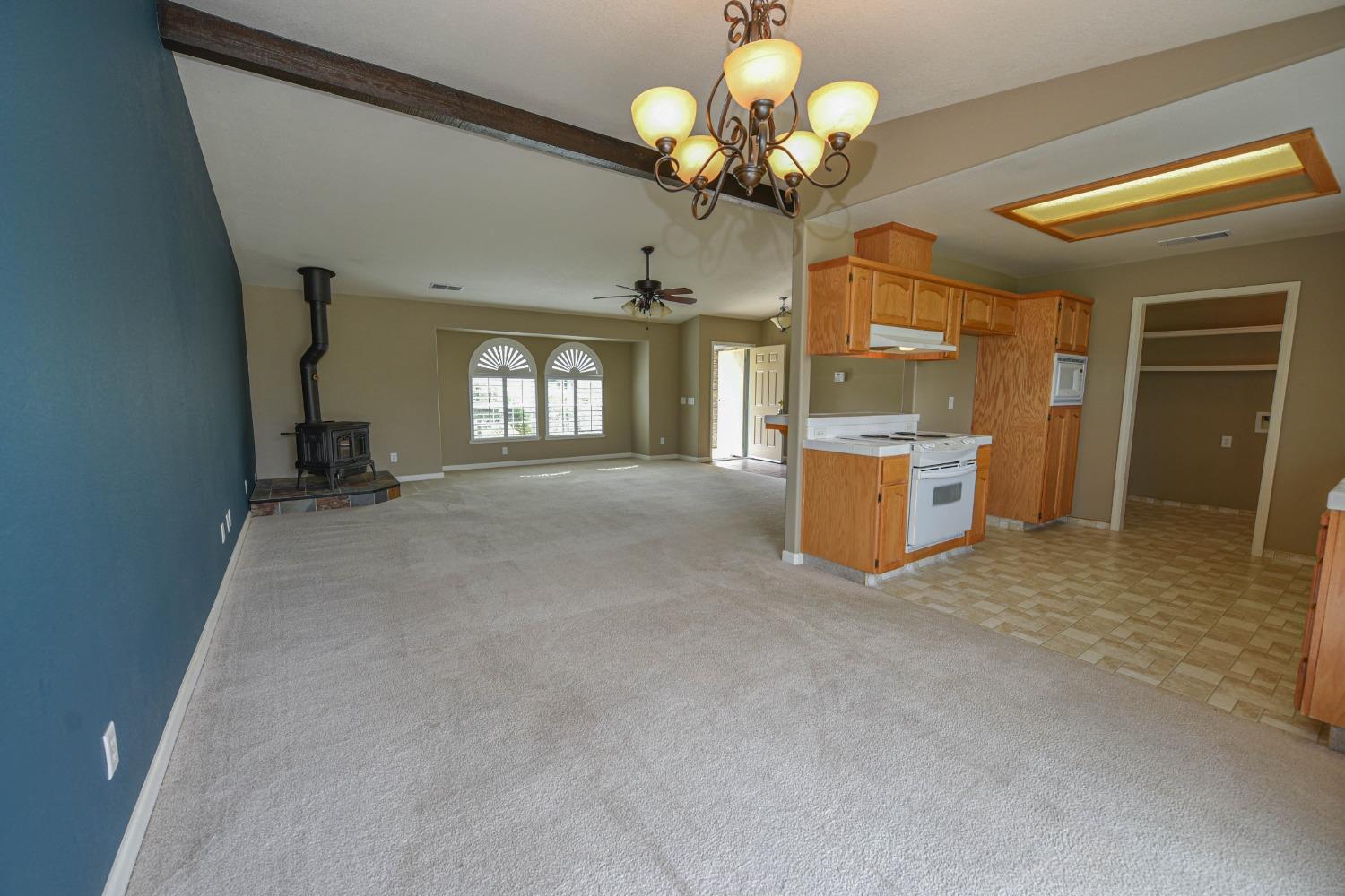 20074 Nicholas Road Clovis, CA 93619 - Photo 11 of 40 Gallery Image 11