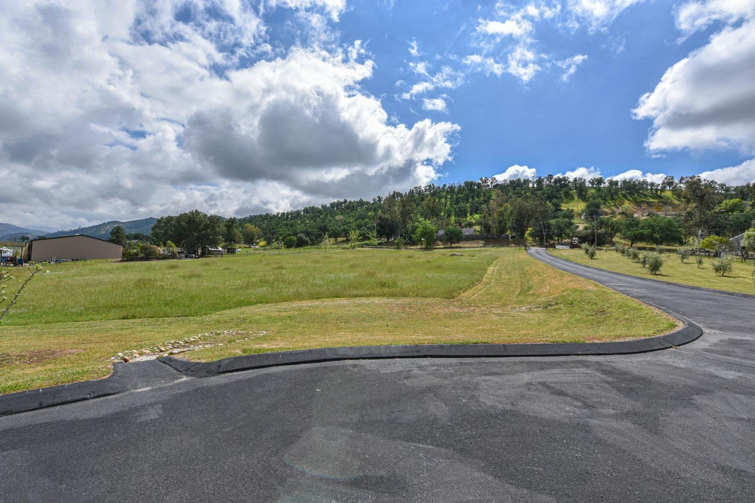 20074 Nicholas Road Clovis, CA 93619 - Photo 32 of 40 Gallery Image 32