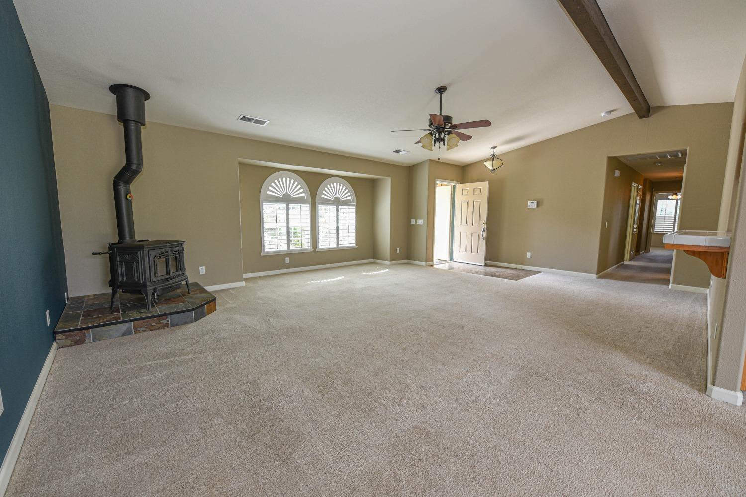 20074 Nicholas Road Clovis, CA 93619 - Photo 10 of 40 Gallery Image 10