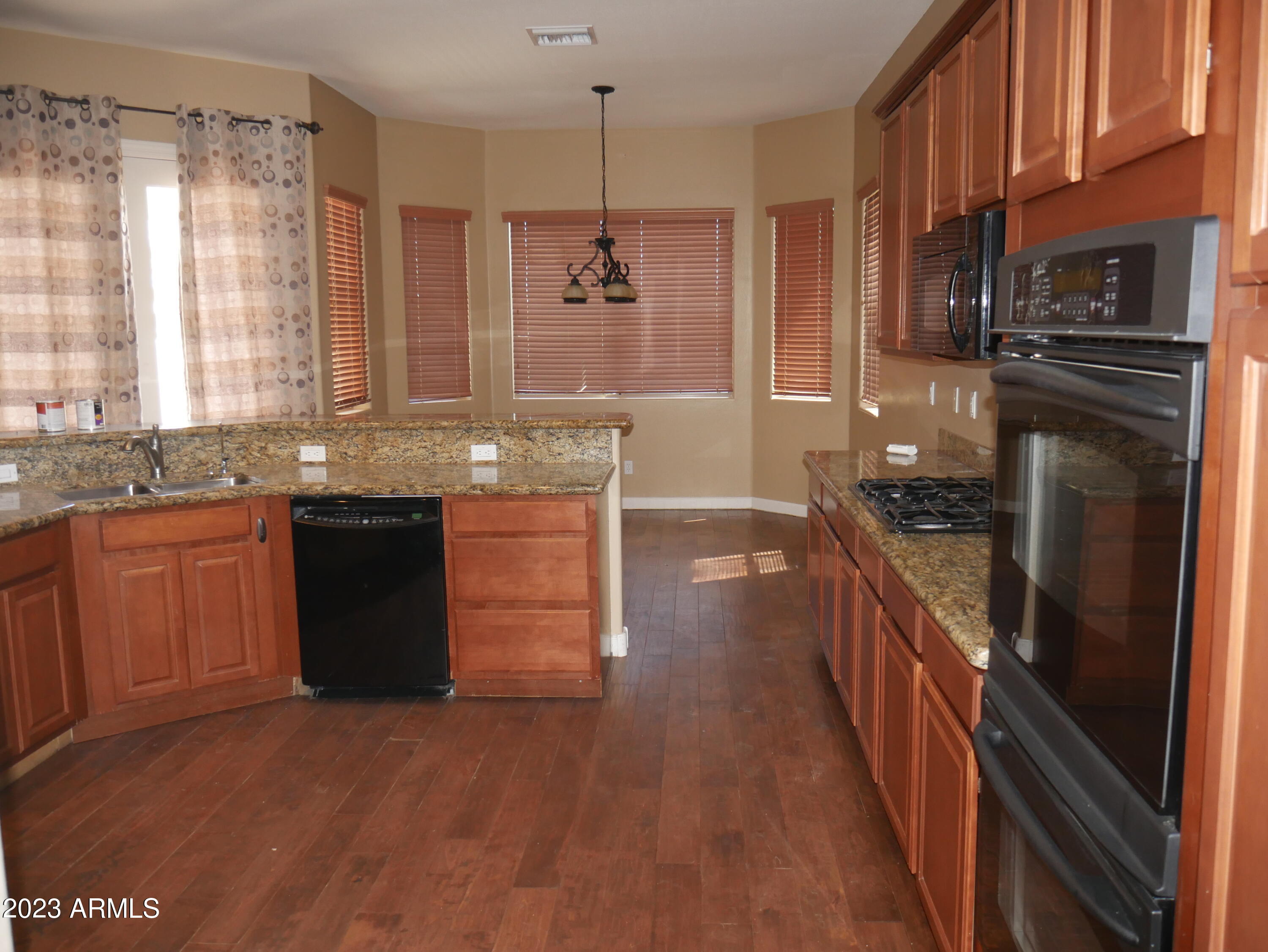 20007 North 19th Street Phoenix, AZ 85024 - Photo 19 of 21 Kitchen