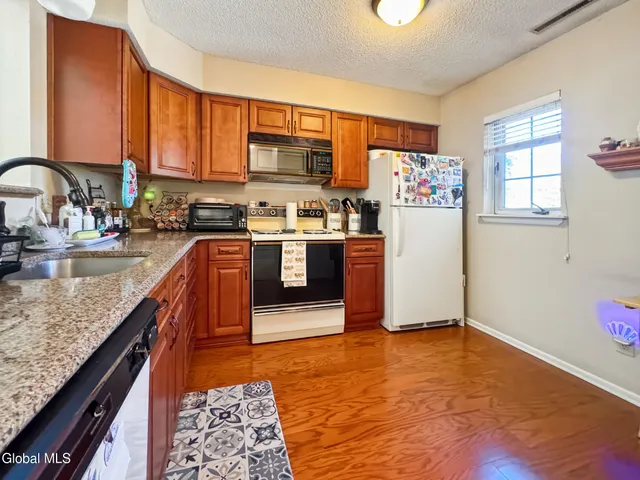 $249,900 | 4609 Foxwood Drive South, Clifton Park, NY 12065