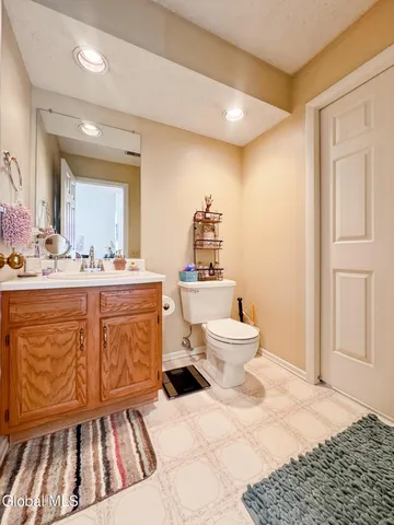 $249,900 | 4609 Foxwood Drive South, Clifton Park, NY 12065