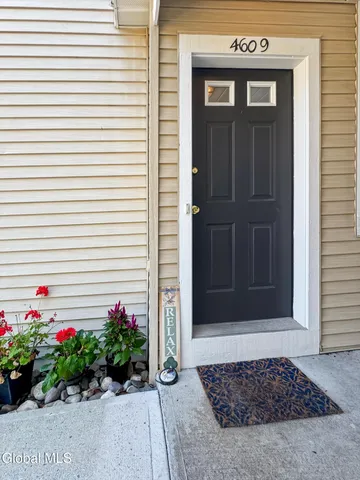 $249,900 | 4609 Foxwood Drive South, Clifton Park, NY 12065