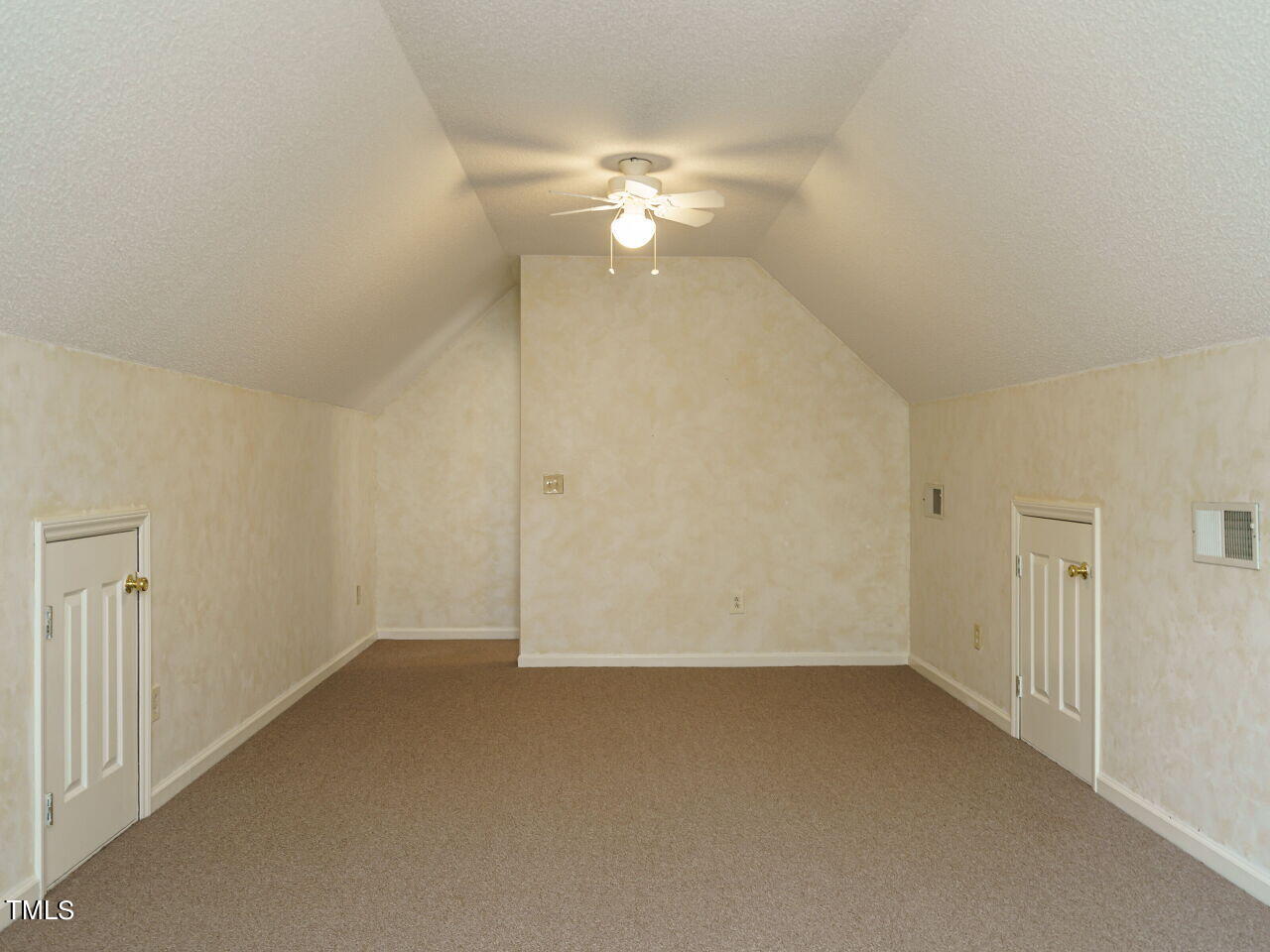 409 Laws Road Sanford, NC 27332 - Photo 29 of 32 029-1280x960-bonus-room