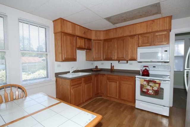 36 Lippincott Road Fox Lake, IL 60020 - Photo 2 of 21