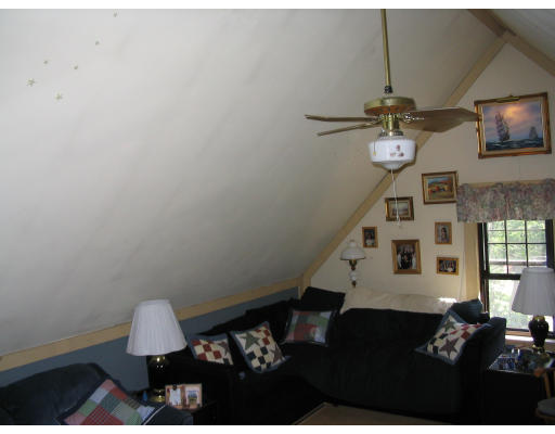 836 Middle Road Acushnet, MA 02743 - Photo 8 of 11 Gallery Image 8
