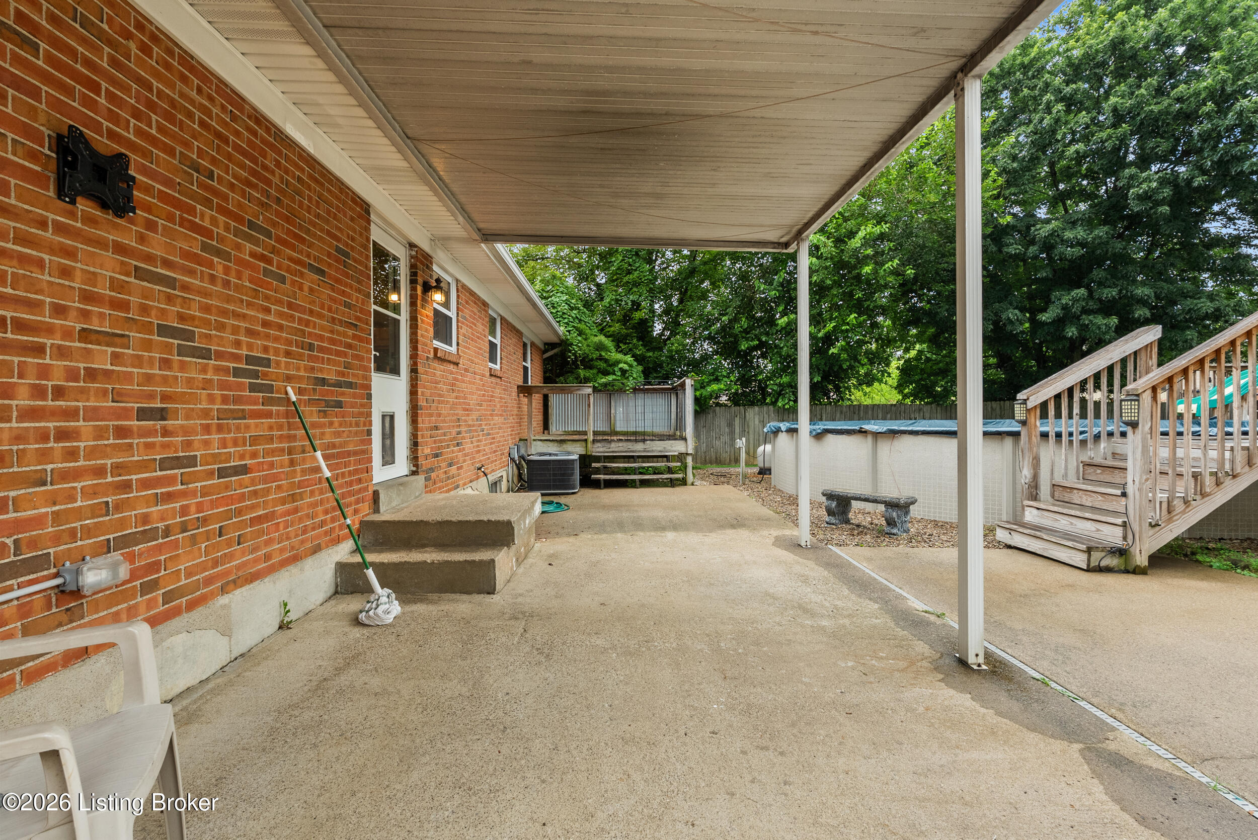 332 Glenview Road Louisville, KY 40229 - Photo 19 of 22 DSC08122