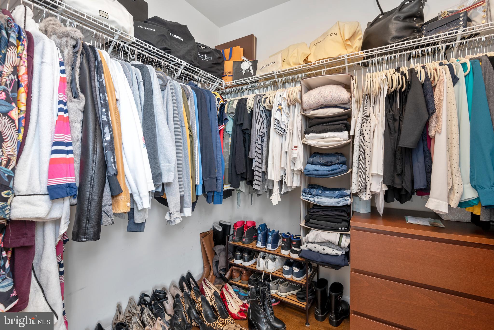 23395 Epperson Square Brambleton, VA 20148 - Photo 25 of 32 Upper Level - Master Closet