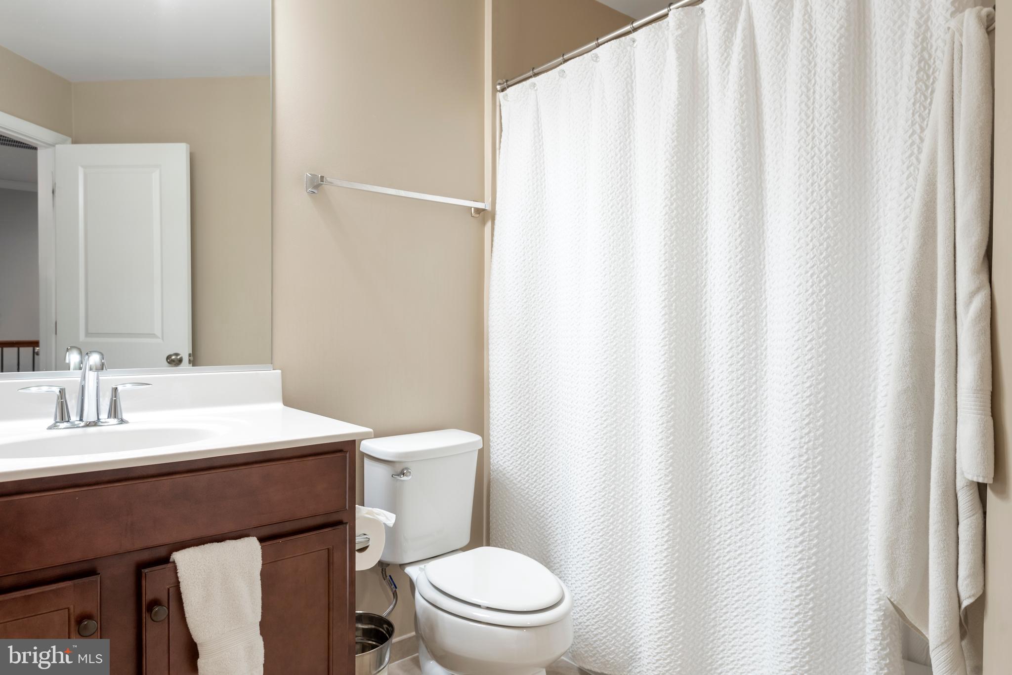 23395 Epperson Square Brambleton, VA 20148 - Photo 31 of 32 Upper Level - Full Bath