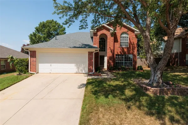 $389,999 | 747 Cedar Leaf Circle, Lake Dallas, TX 75065
