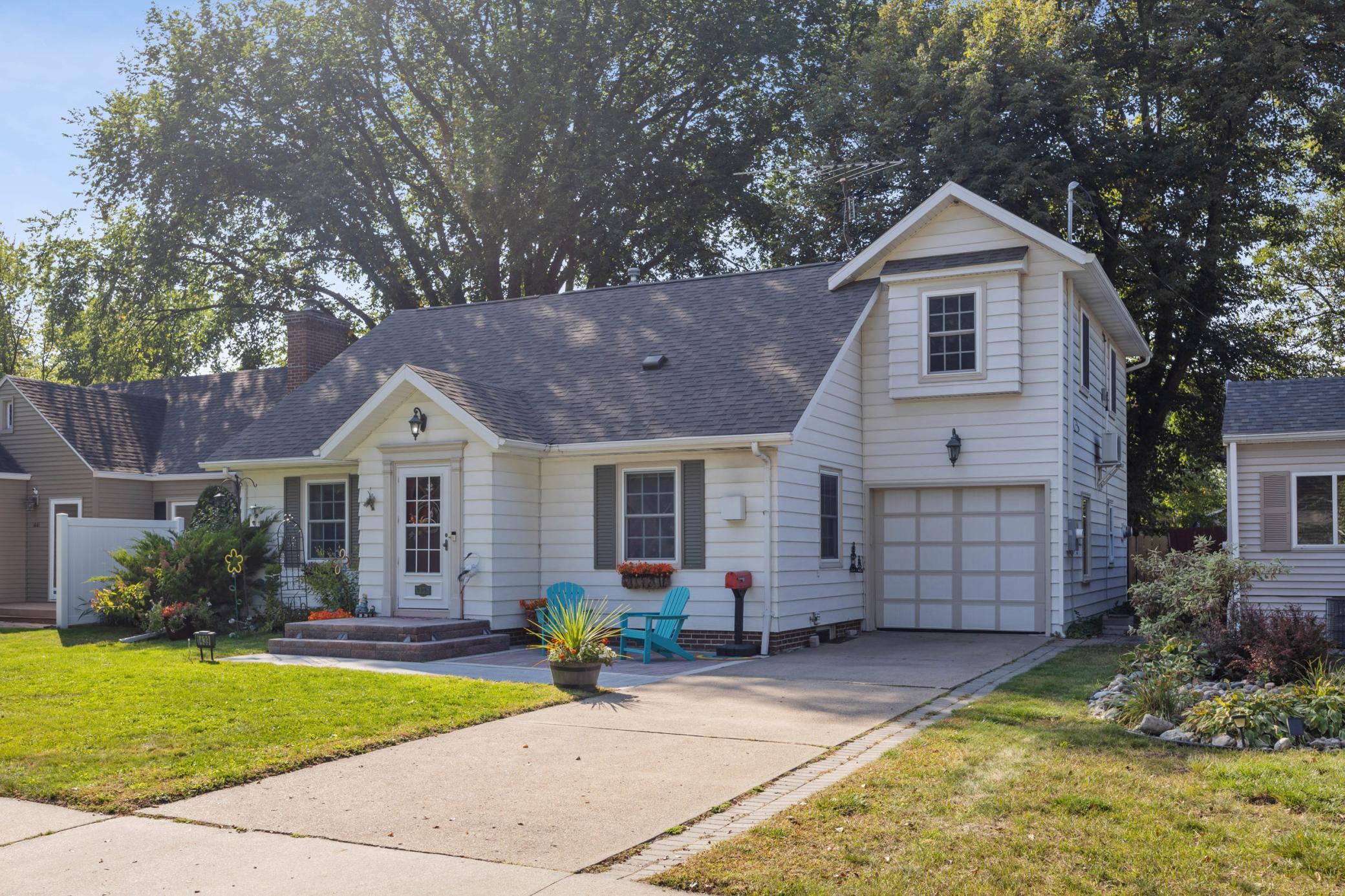 1439 10th Street South Fargo, ND 58103 - Photo 2 of 26
