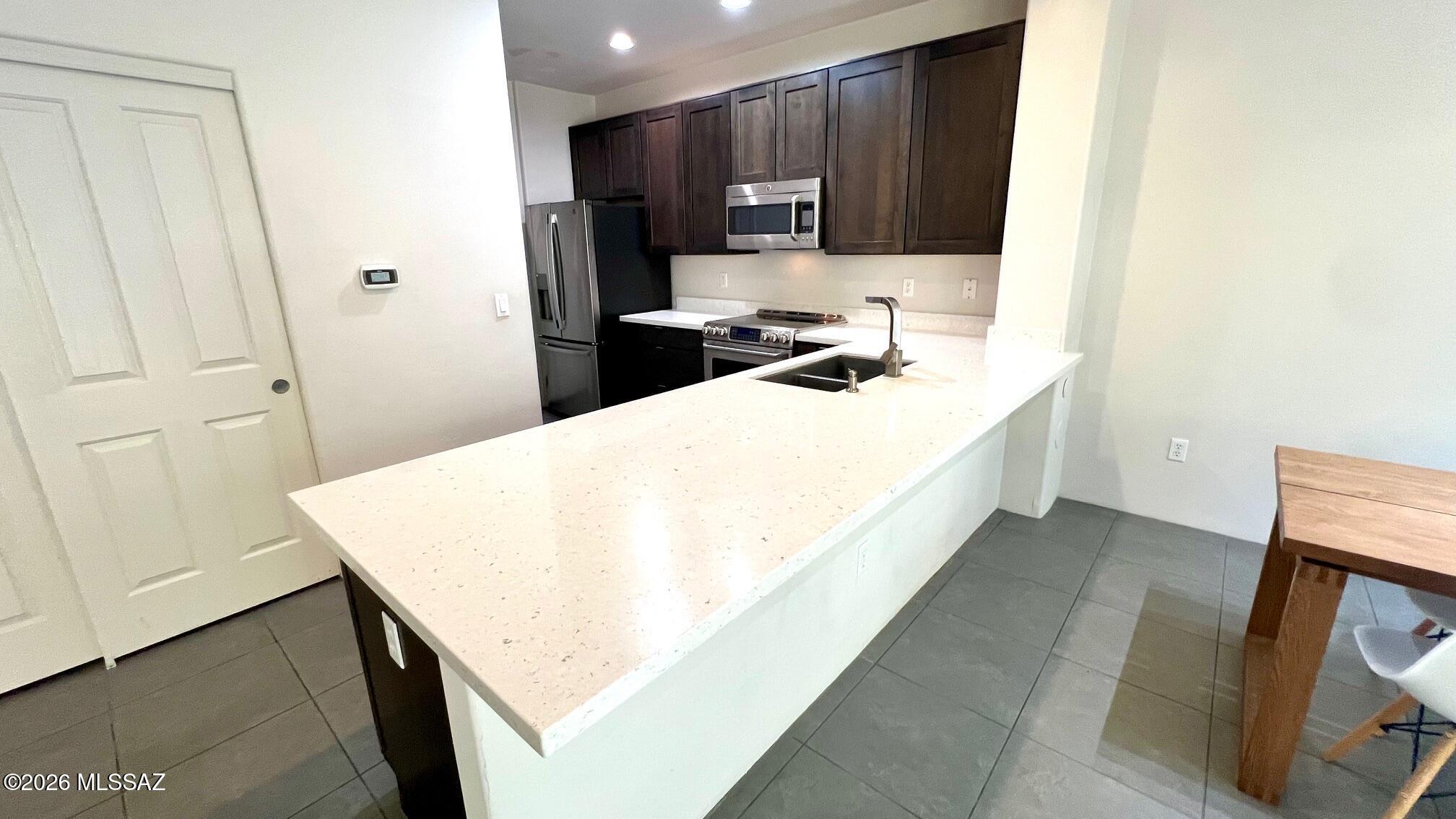 391 East Calderwood Road Tucson, AZ 85704 - Photo 6 of 27