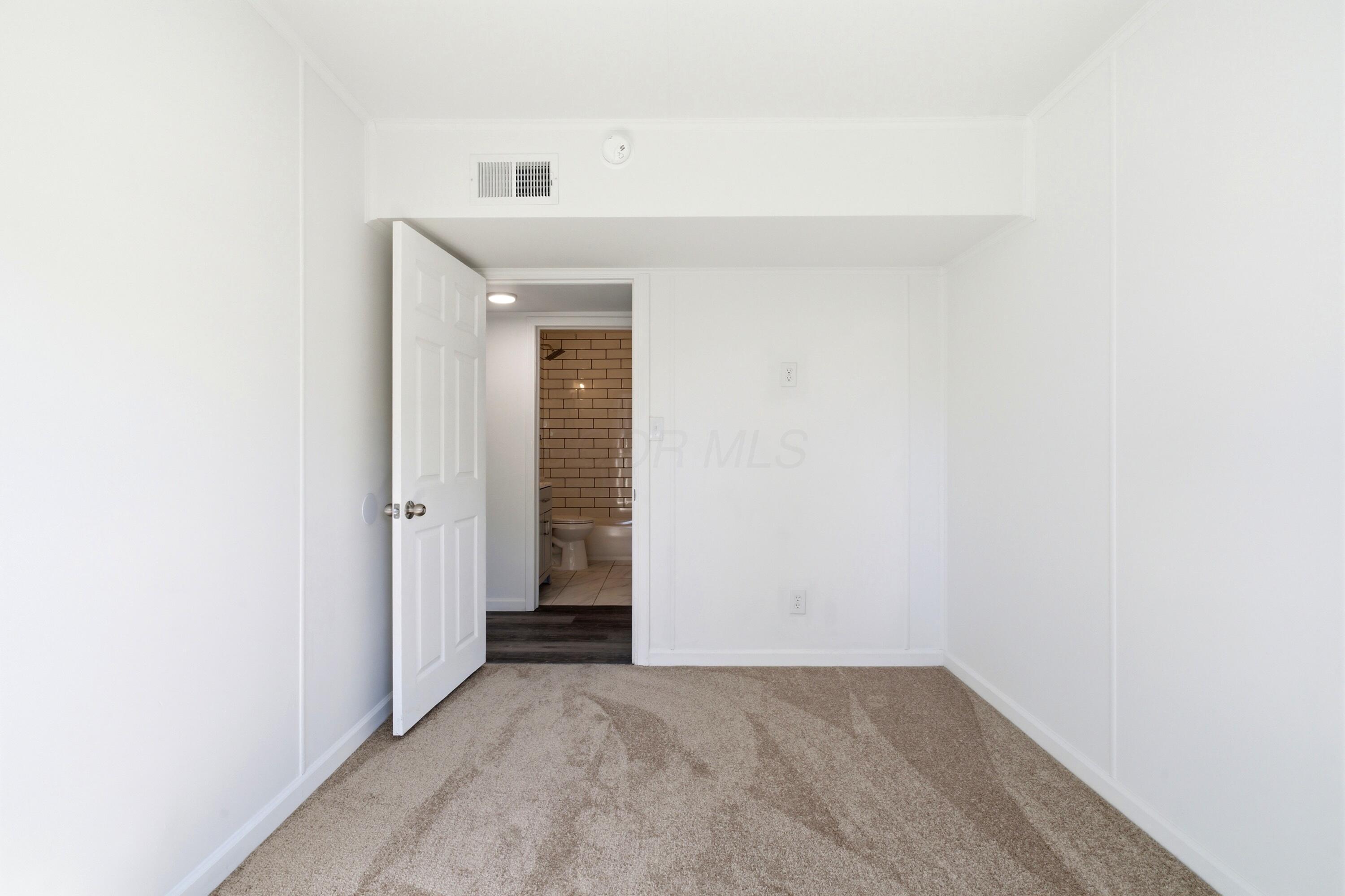 118 South Hampton Road Columbus, OH 43213 - Photo 18 of 29 dsc06453
