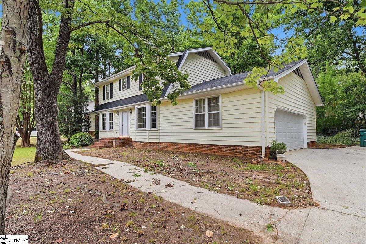 201 Crepe Myrtle Court Greenville, SC 29607 - Photo 2 of 36