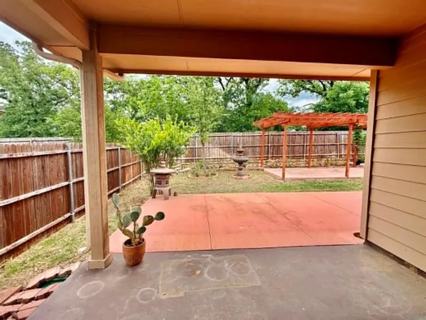 $2,400 | 729 Ben Lake Trail, Fort Worth, TX 76120