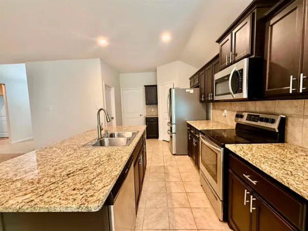 $2,400 | 729 Ben Lake Trail, Fort Worth, TX 76120