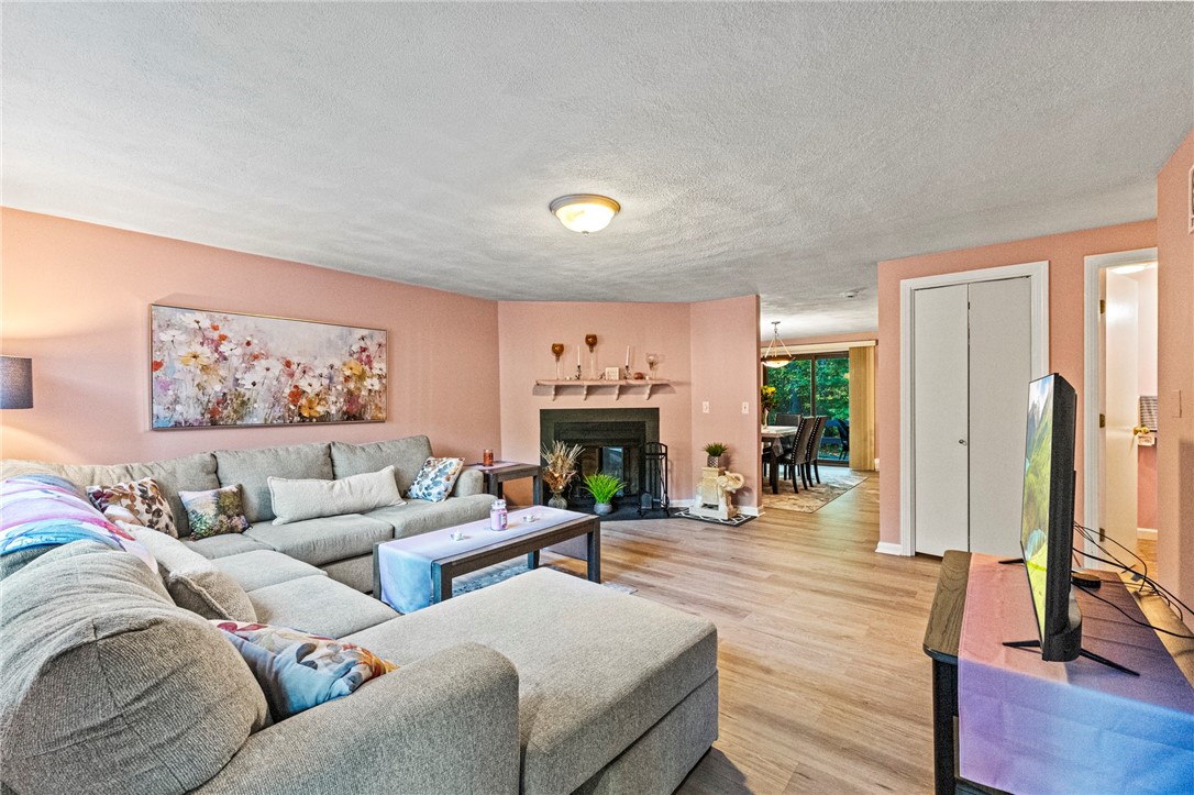 48 Pheasant Run, Unit A Smithfield, RI 02917 - Photo 4 of 23