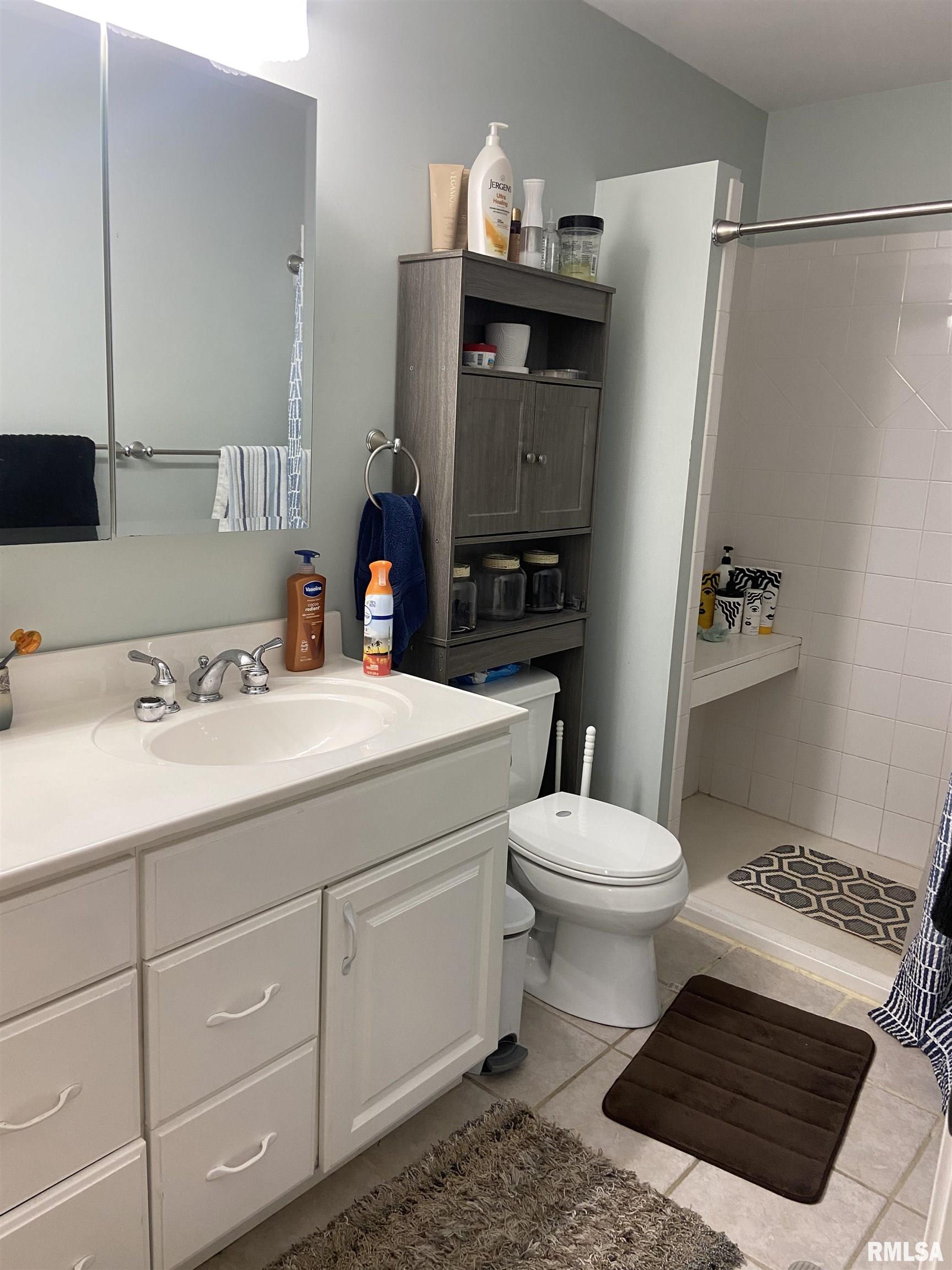 4436 Columbus Road Quincy, IL 62305 - Photo 12 of 32 Gallery Image 12