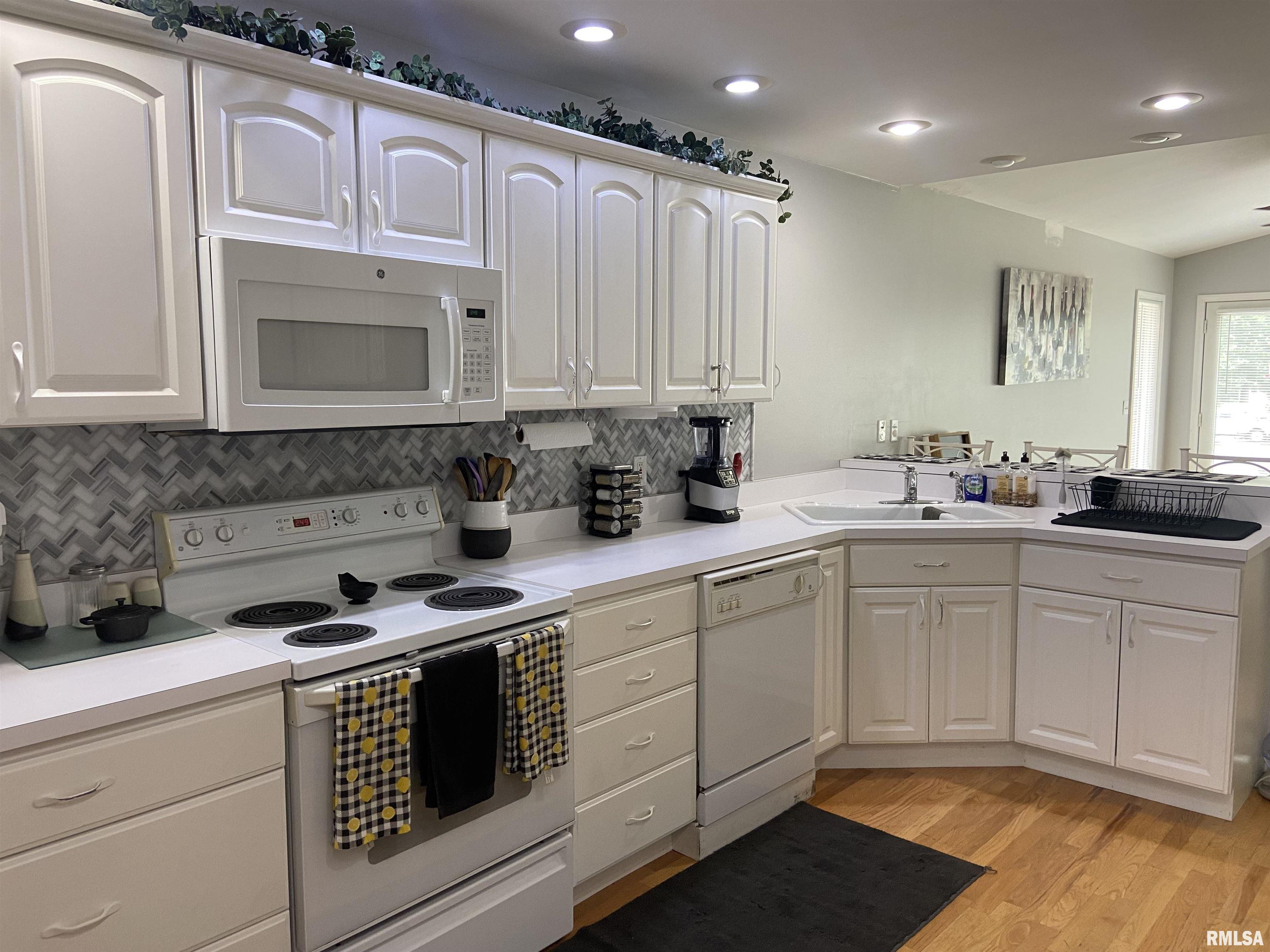 4436 Columbus Road Quincy, IL 62305 - Photo 2 of 32 Gallery Image 2