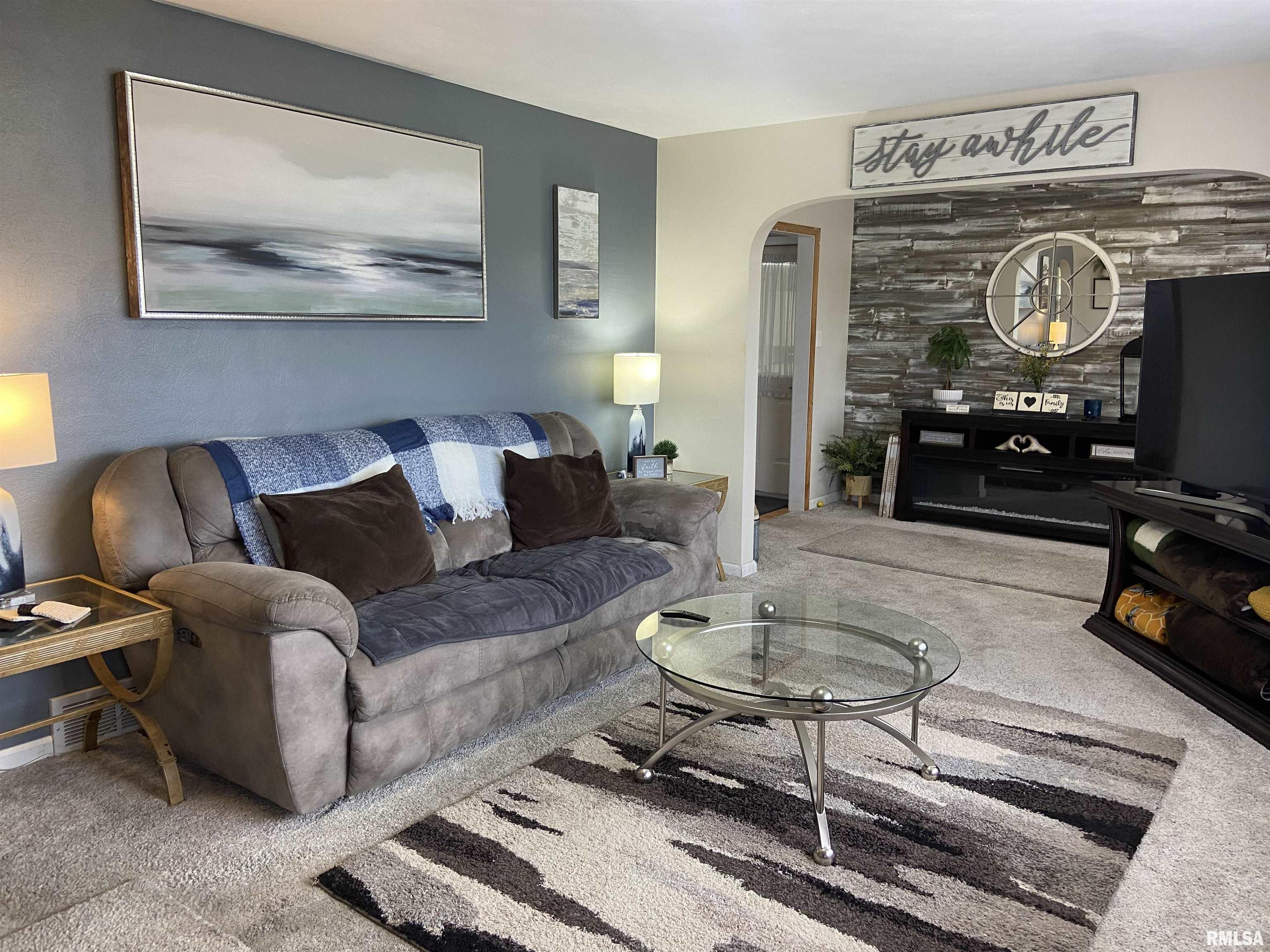 4436 Columbus Road Quincy, IL 62305 - Photo 7 of 32 Gallery Image 7