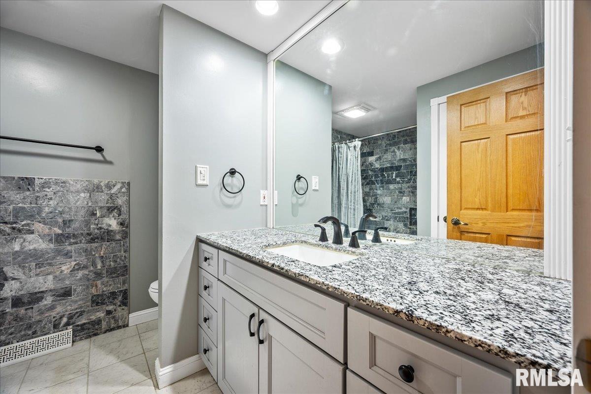 5103 West Airways Road Peoria, IL 61607 - Photo 12 of 44 Gallery Image 12
