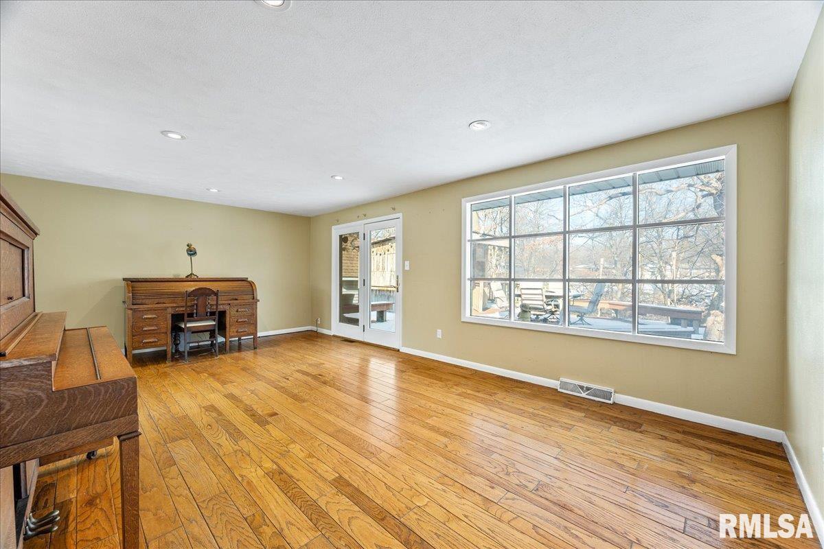 5103 West Airways Road Peoria, IL 61607 - Photo 6 of 44 Gallery Image 6