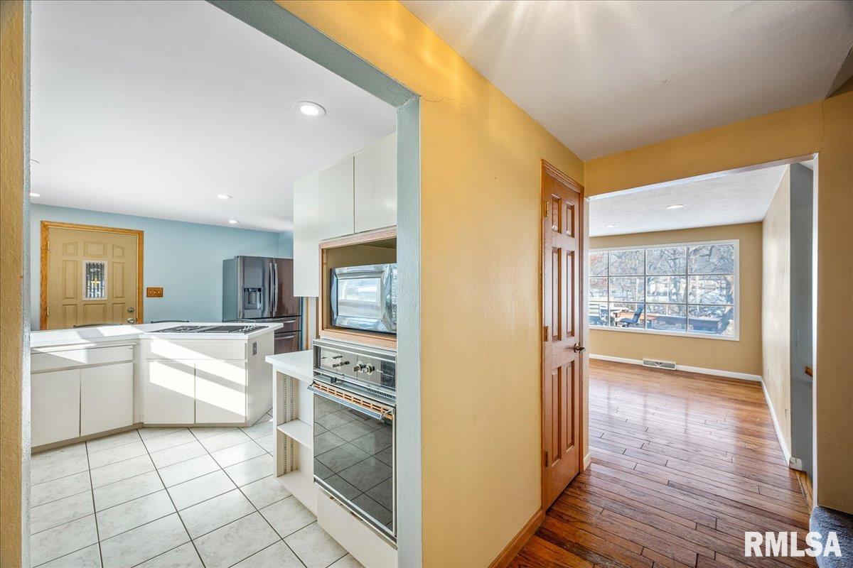 5103 West Airways Road Peoria, IL 61607 - Photo 7 of 44 Gallery Image 7