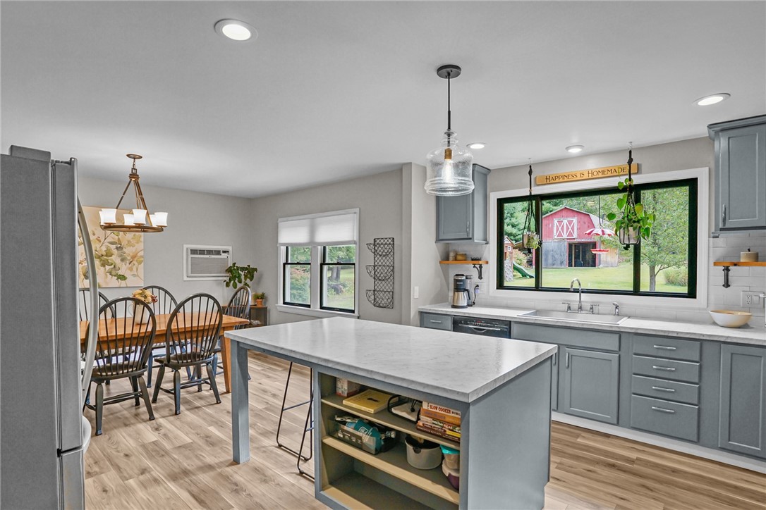 532 Lewis Farm Road Coventry, RI 02827 - Photo 9 of 50