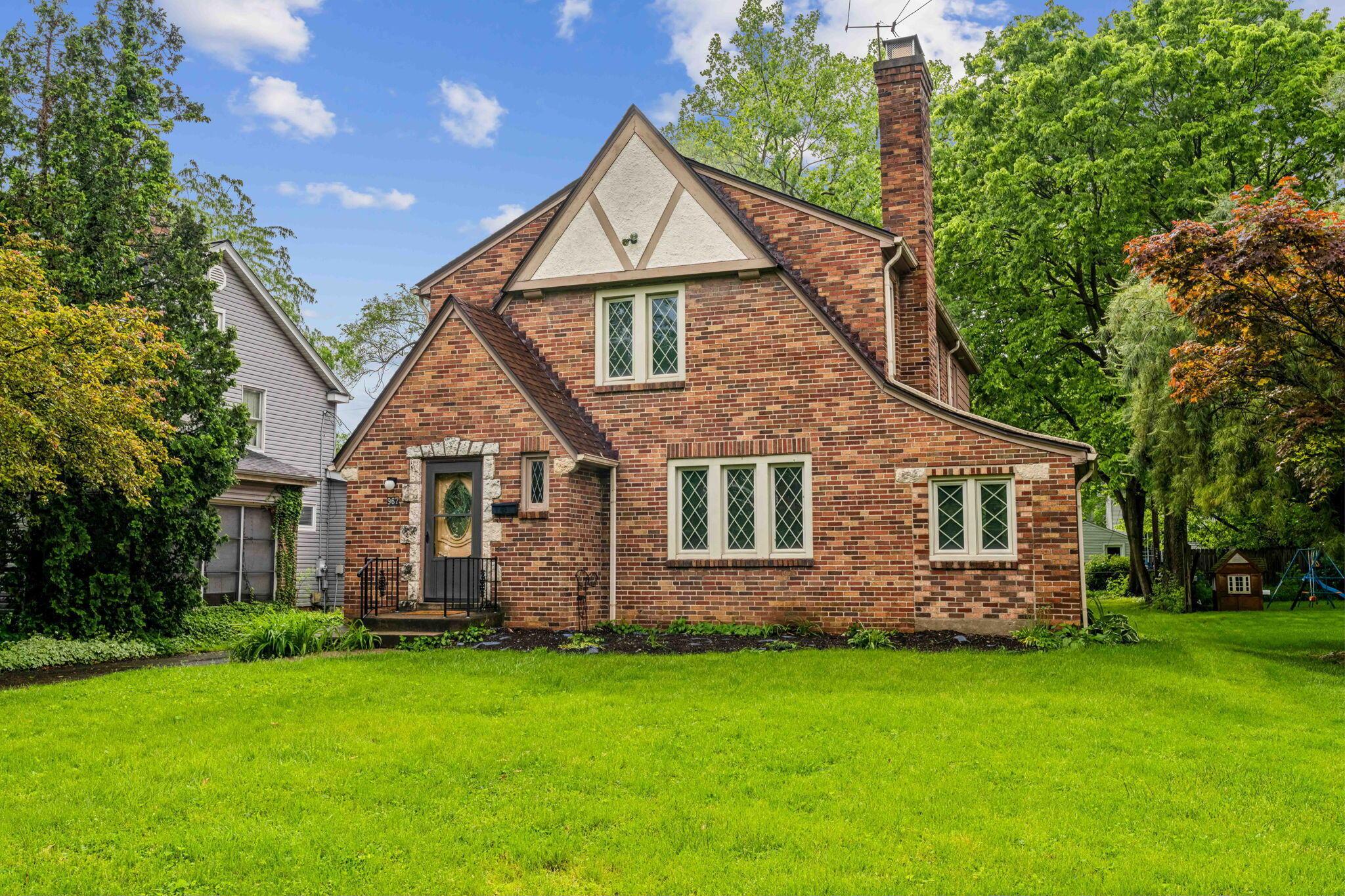 967 South Cassingham Road Columbus, OH 43209 - Photo 2 of 48 3-web-or-mls-967-s-cassingham-rd