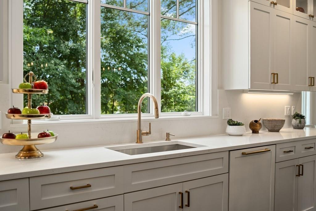 6 Clifton Road Newton, MA 02459 - Photo 8 of 42