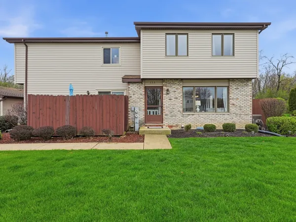 $259,900 | 753 Bon Terre Road, New Lenox, IL 60451