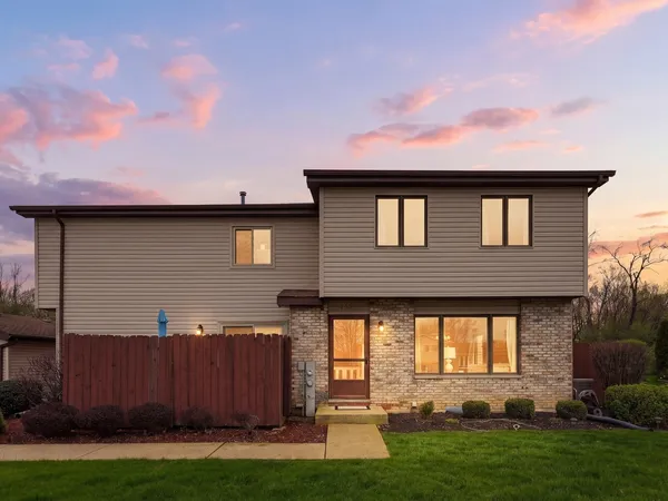 $259,900 | 753 Bon Terre Road, New Lenox, IL 60451