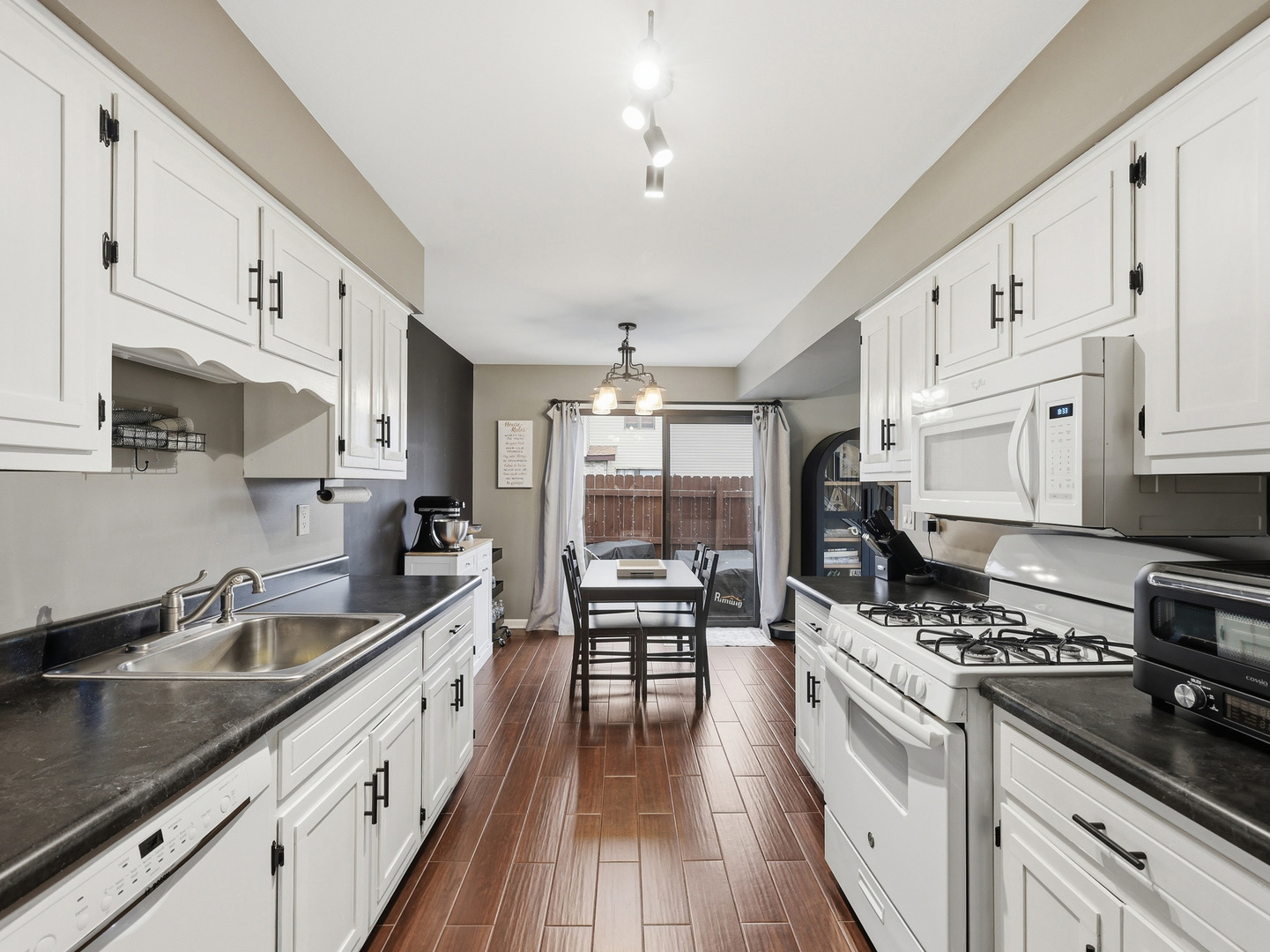 753 Bon Terre Road New Lenox, IL 60451 - Photo 11 of 27