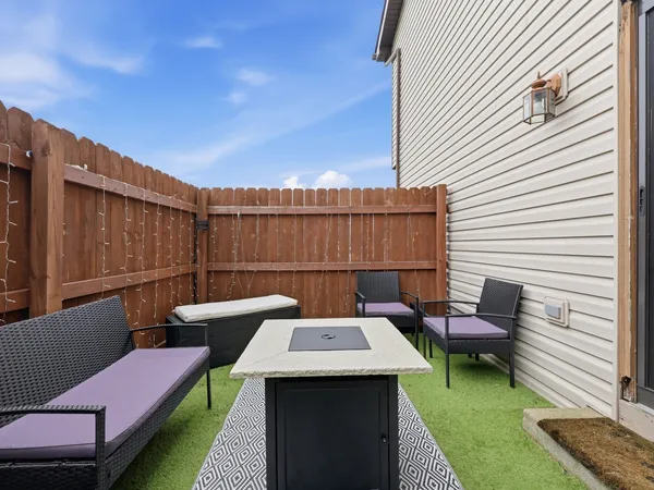 $259,900 | 753 Bon Terre Road, New Lenox, IL 60451