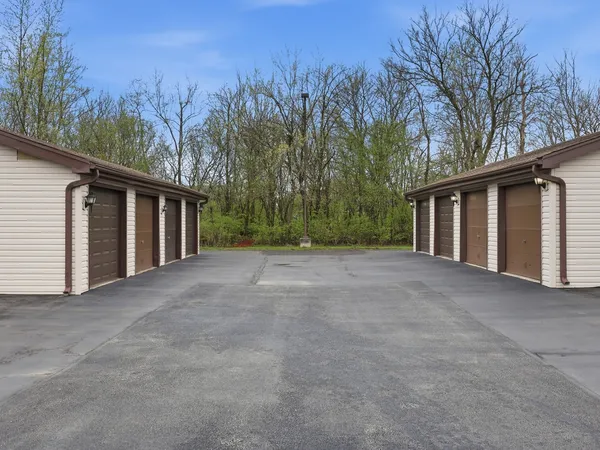 $259,900 | 753 Bon Terre Road, New Lenox, IL 60451