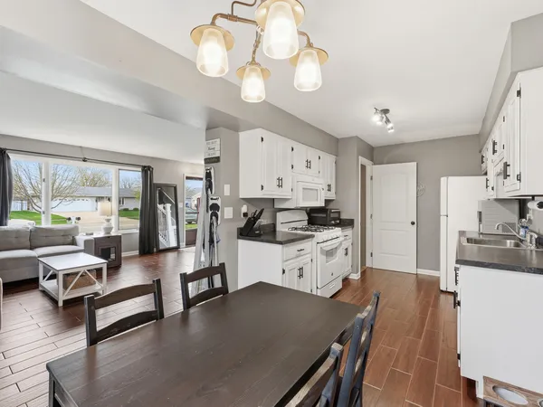 $259,900 | 753 Bon Terre Road, New Lenox, IL 60451