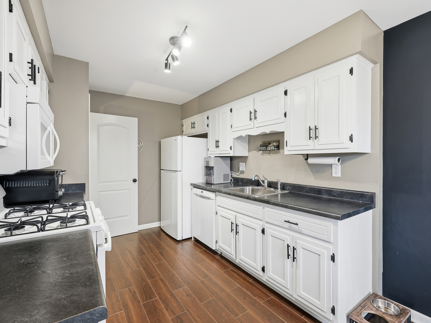 753 Bon Terre Road New Lenox, IL 60451 - Photo 9 of 27