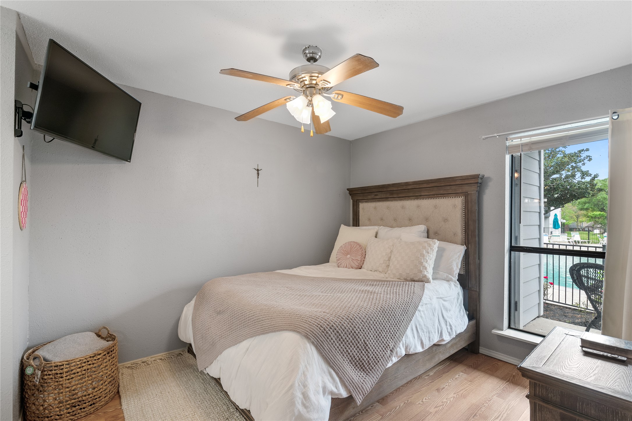 13151 Walden Road, Unit 161 Montgomery, TX 77356 - Photo 7 of 19 Spacious one bedroom with window overlooking the pool area and your personal patio.