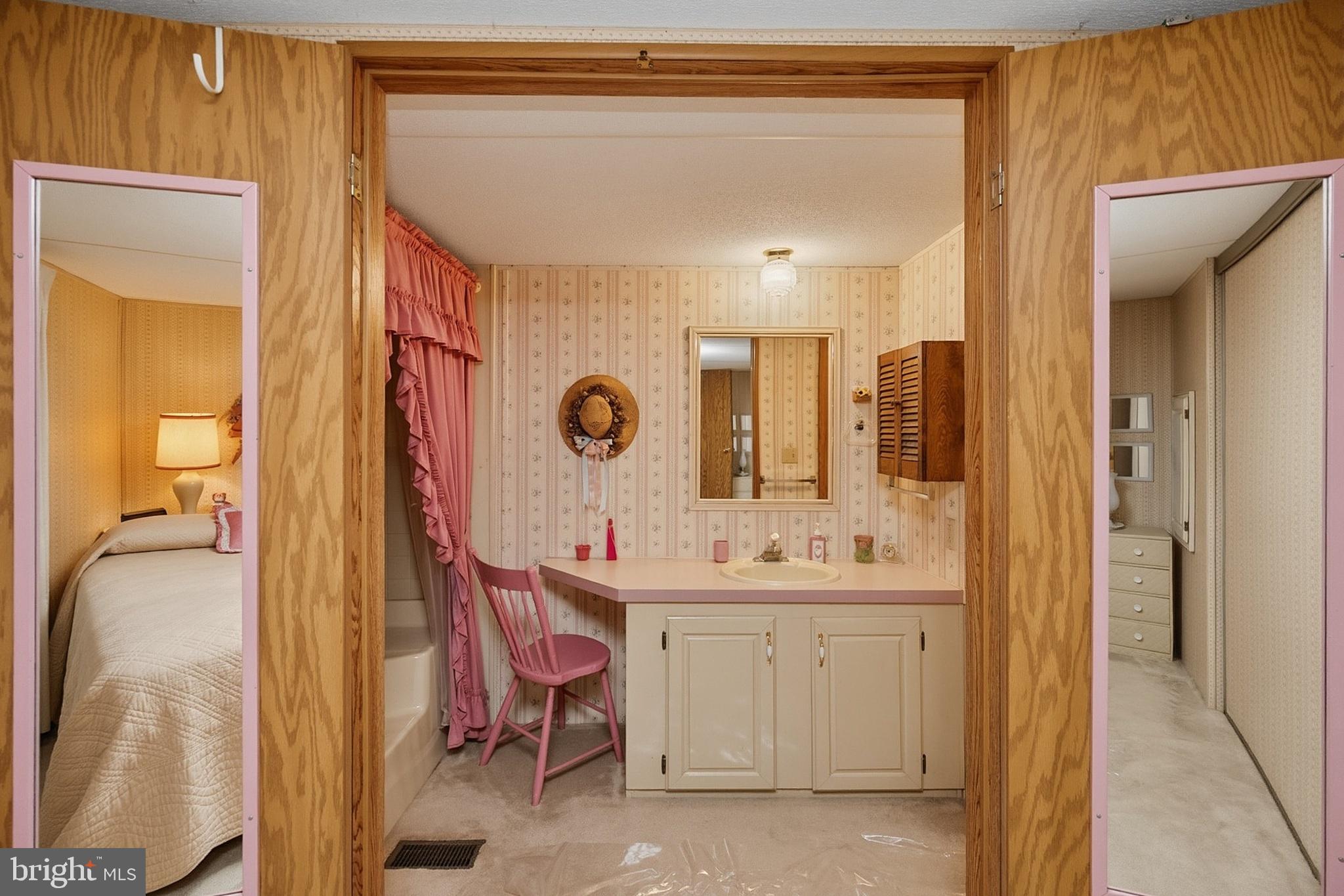 1951 Mosser Road McHenry, MD 21541 - Photo 30 of 47 Master Bath