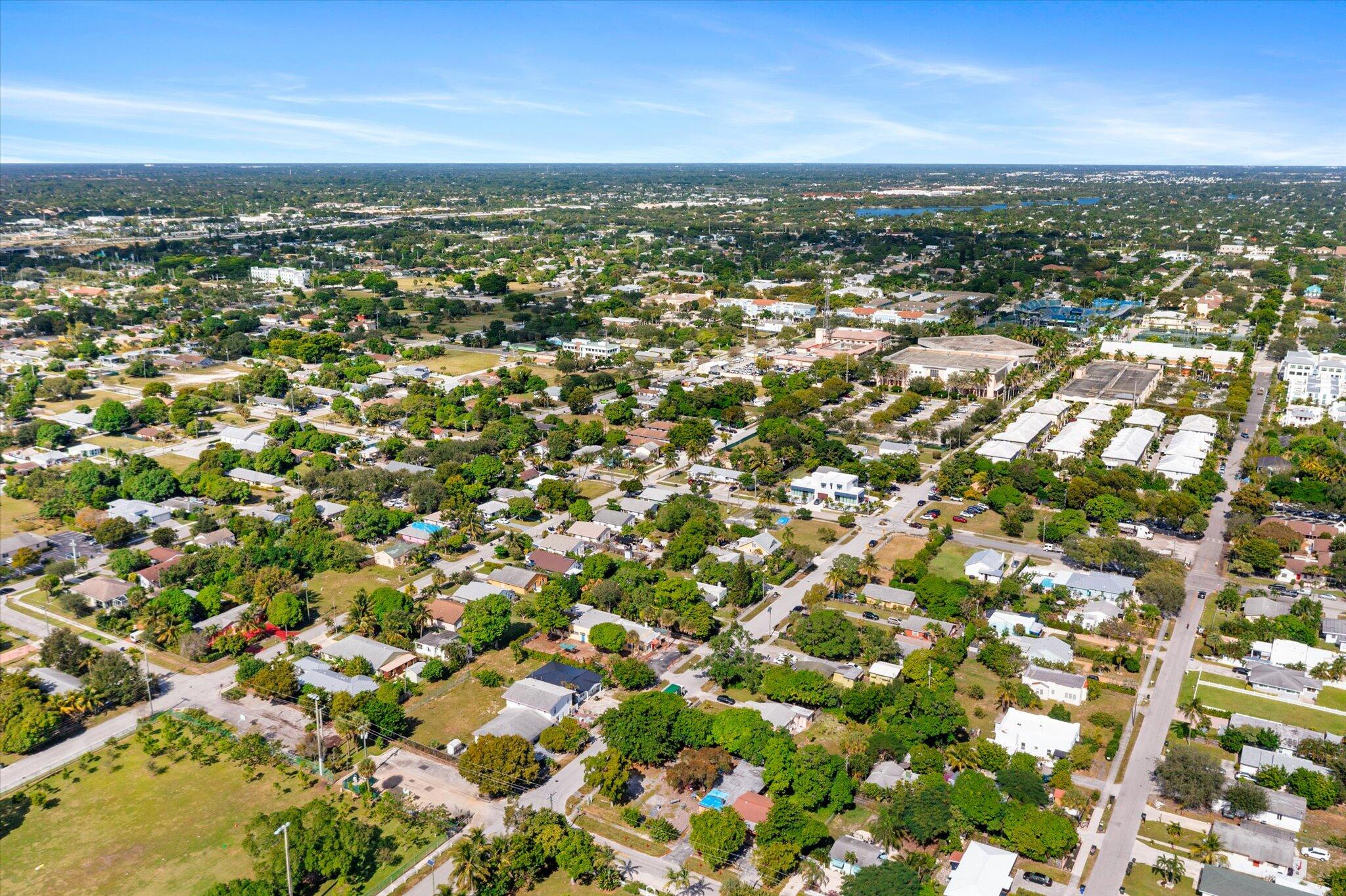 212 Southwest 2nd Avenue Delray Beach, FL 33444 - Photo 15 of 28 an aerial view of residential houses with city view