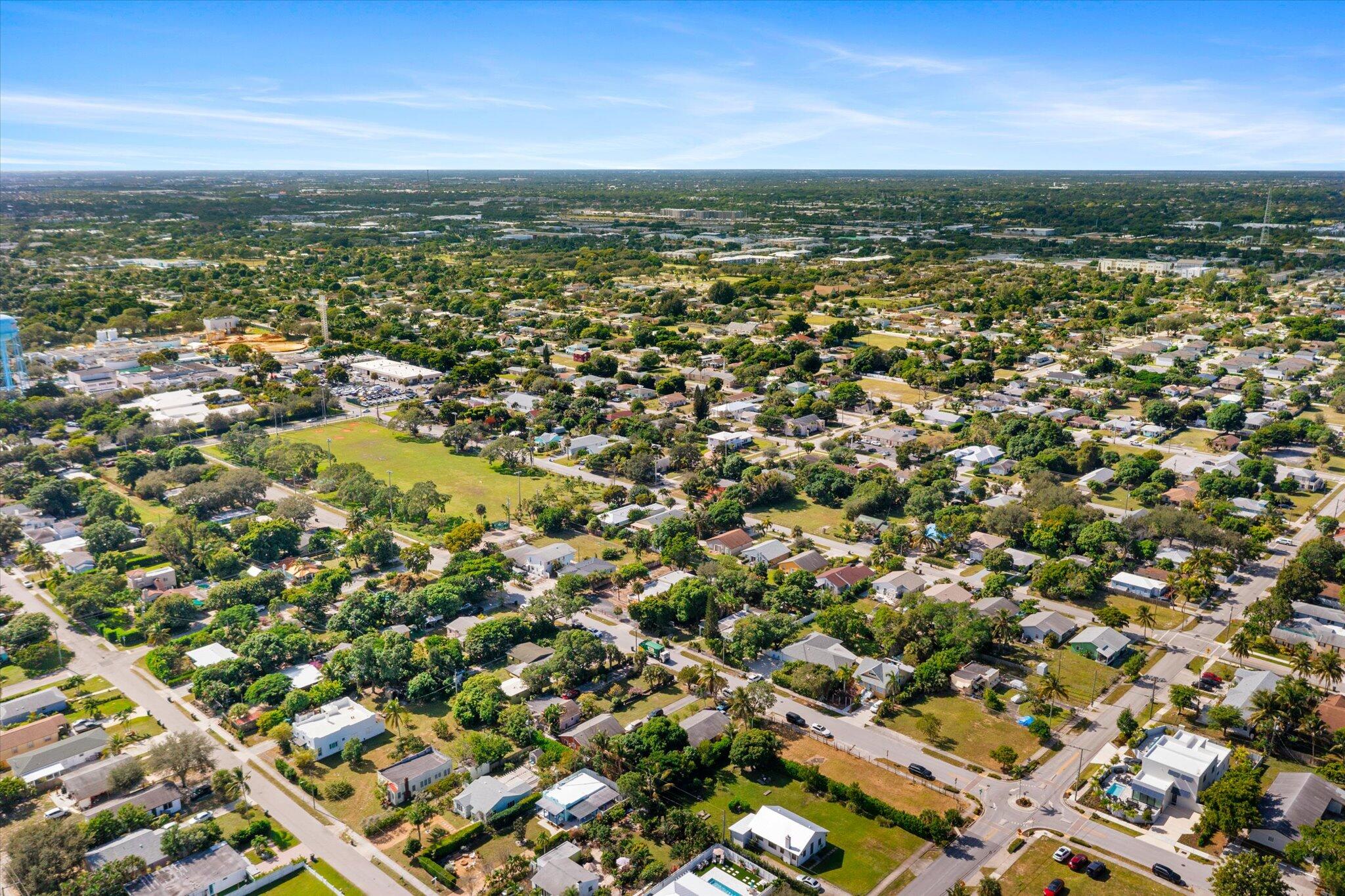 212 Southwest 2nd Avenue Delray Beach, FL 33444 - Photo 20 of 28 an aerial view of residential houses with outdoor space