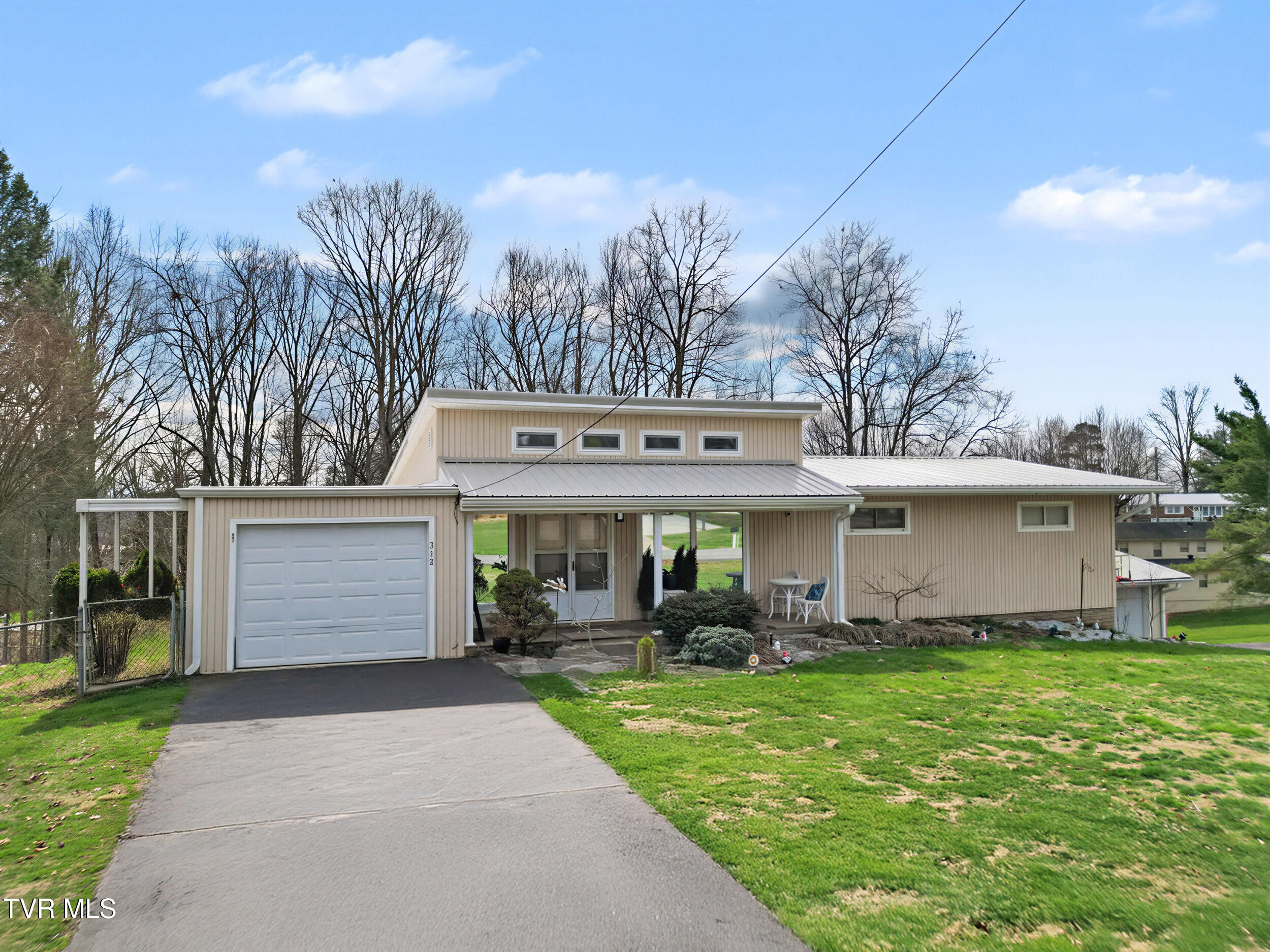 312 Hope Road Greeneville, TN 37745 - Photo 6 of 58 2_3