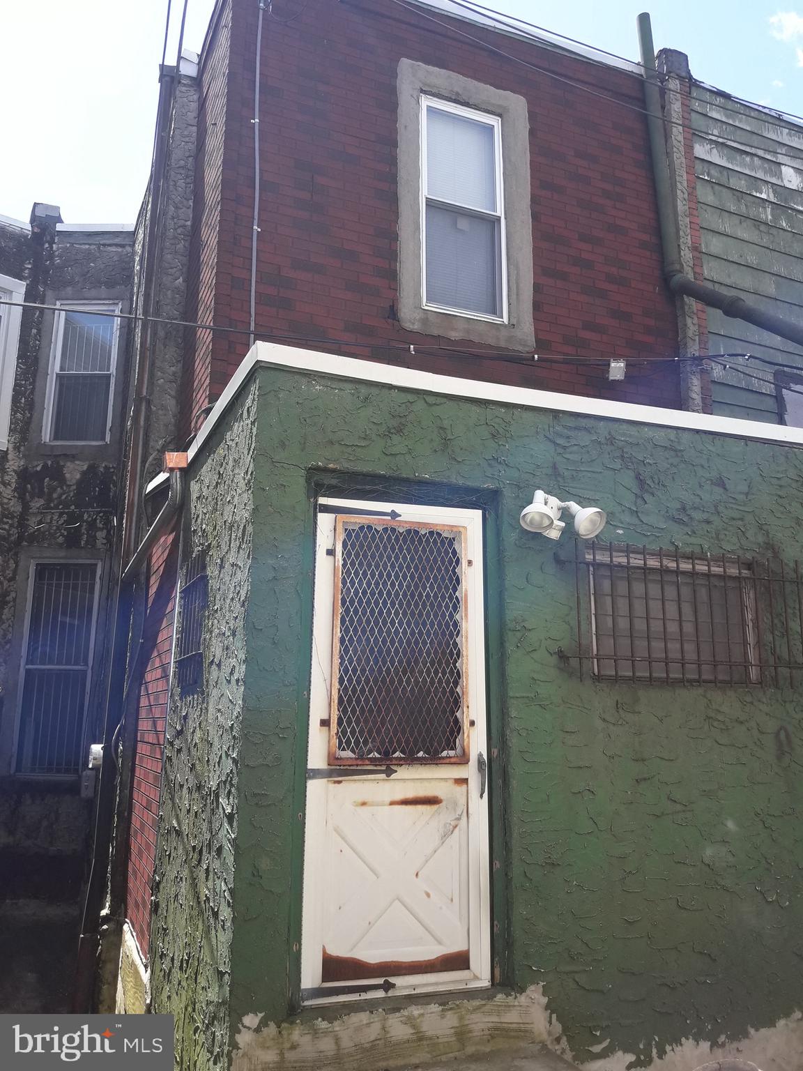 5805 Master Street Philadelphia, PA 19131 - Photo 18 of 37 Rear yard