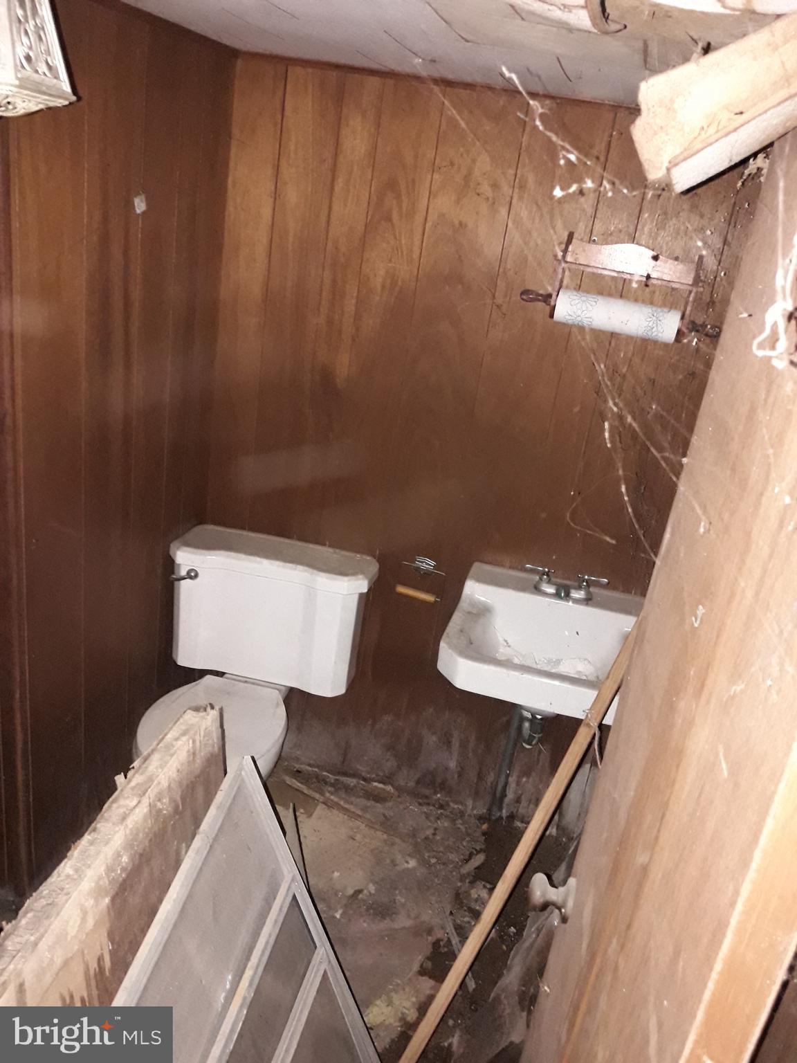 5805 Master Street Philadelphia, PA 19131 - Photo 23 of 37 Basement bathroom