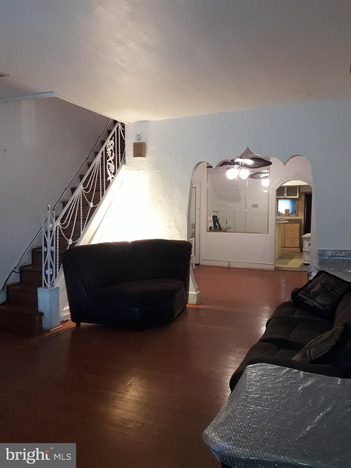 5805 Master Street Philadelphia, PA 19131 - Photo 5 of 37 Living room