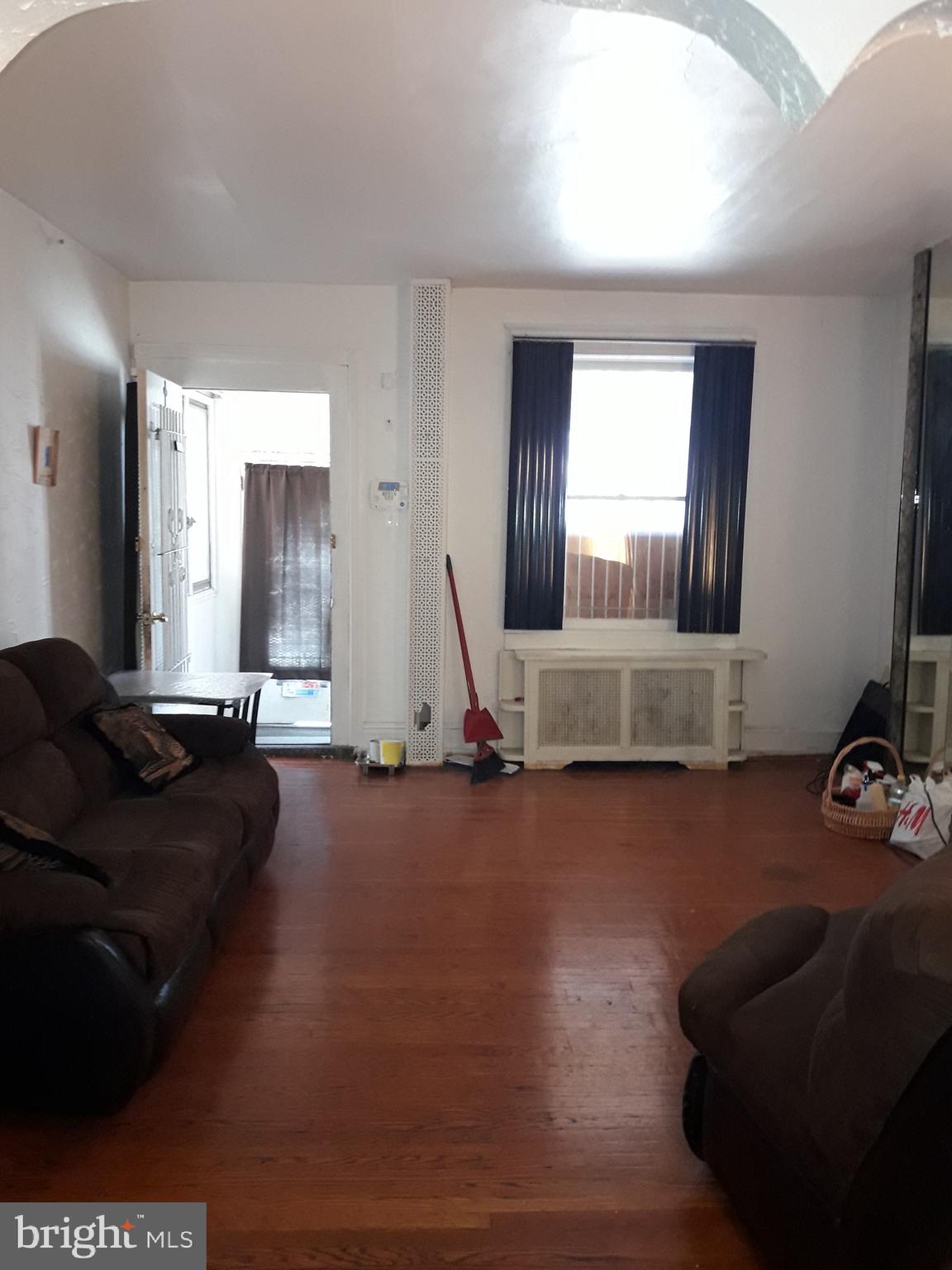 5805 Master Street Philadelphia, PA 19131 - Photo 6 of 37 Living room