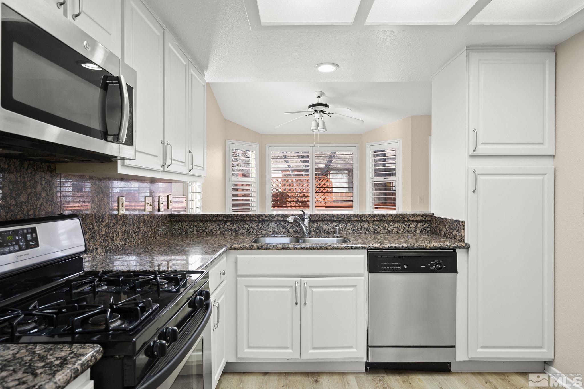 985 Ridgeview Drive Reno, NV 89511 - Photo 7 of 22 Photo 7